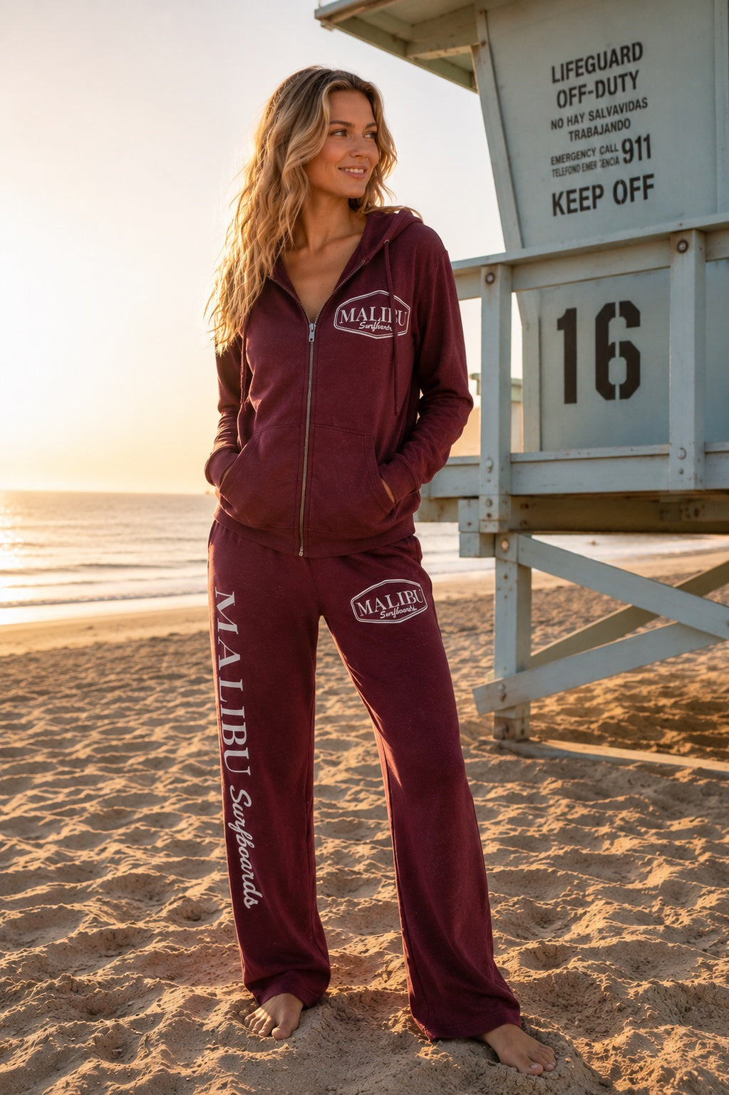 Women's Straight Leg Sweatpants in Burgundy